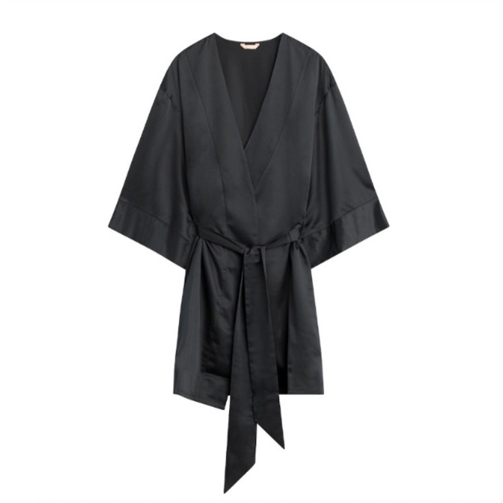 ⭐️ Third Love Black Satin Robe